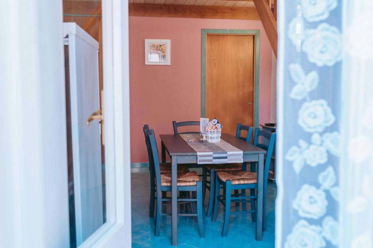 Emmanuelle casa vacanza a Corricella Procida Esterno foto